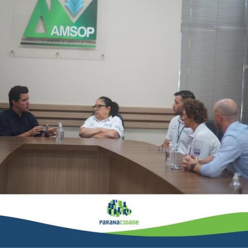 Guto Silva visita Escritórios Regionais do Paranacidade