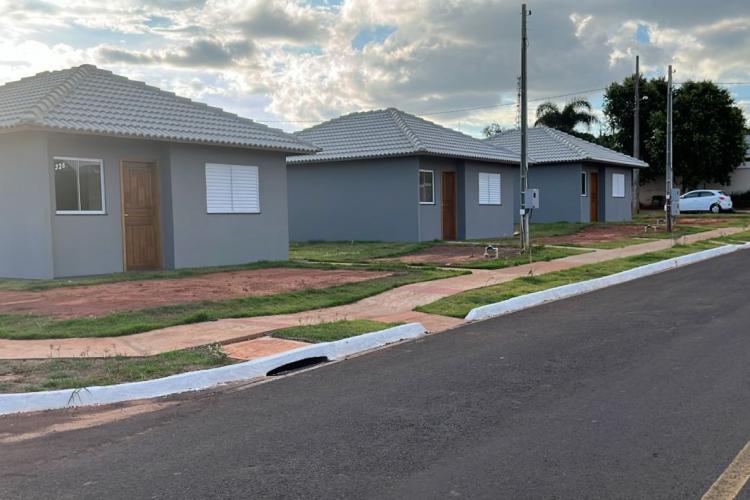 Com recursos do Casa Fácil Paraná, 34 famílias de Loanda recebem a casa própria