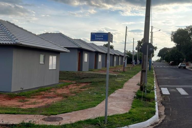 Com recursos do Casa Fácil Paraná, 34 famílias de Loanda recebem a casa própria