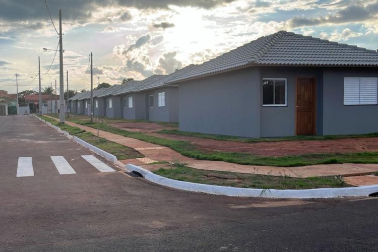 Com recursos do Casa Fácil Paraná, 34 famílias de Loanda recebem a casa própria