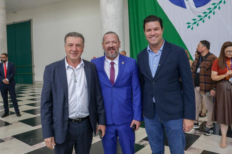 Estado vai distribuir 1.200 novos abrigos para pontos de ônibus em 30 Cidades paranaenses