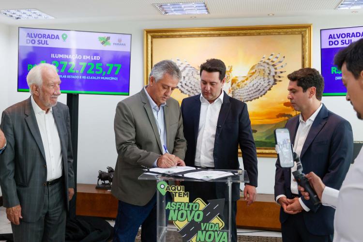 Ratinho Junior libera mais R$ 33,6 milhões para nove cidades