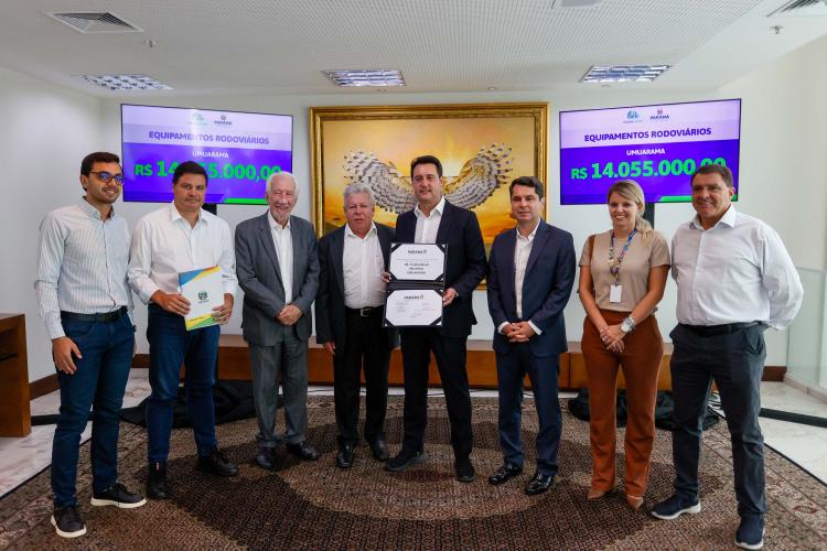 Governador libera R$ 14 milhões para compra de ônibus e caminhões para Umuarama