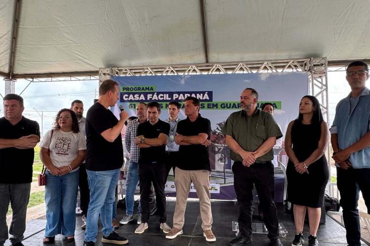 61 famílias de Guarapuava recebem chaves da casa própria com apoio do Estado