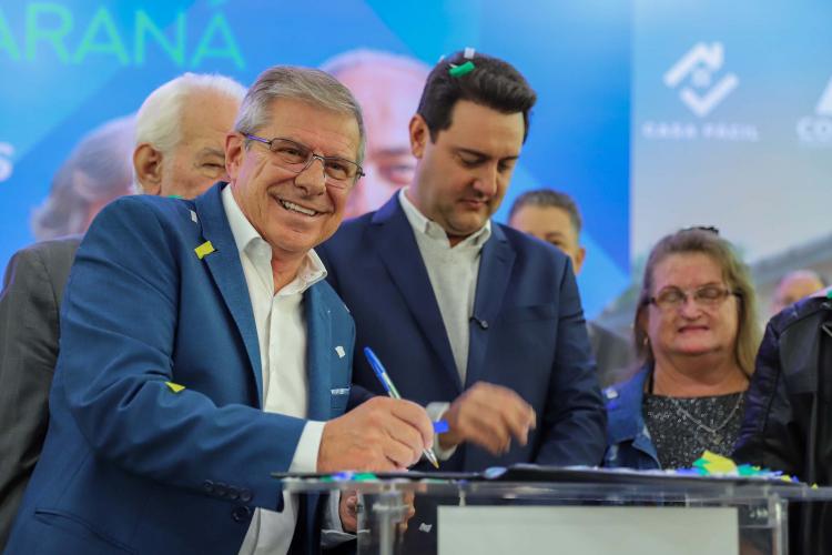 Estado assina contratos do Vida Nova para construir 2,5 mil c asas para famílias de áreas de risco