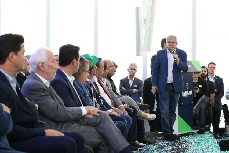 Convênio entre COHAPAR e Sanepar vai levar banheiros a mais de 3 mil residências