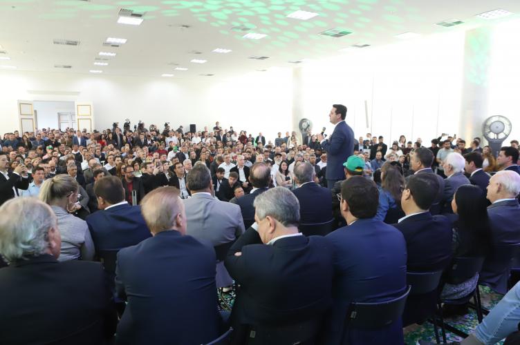 Convênio entre COHAPAR e Sanepar vai levar banheiros a mais de 3 mil residências