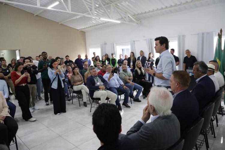 Estado formaliza investimento de R$ 4,7 milhões para pavimentação em Colombo