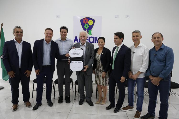 Estado formaliza investimento de R$ 4,7 milhões para pavimentação em Colombo