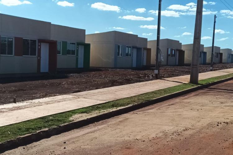 Com recursos do programa Casa Fácil, Cohapar conclui entrega de residencial em Toledo