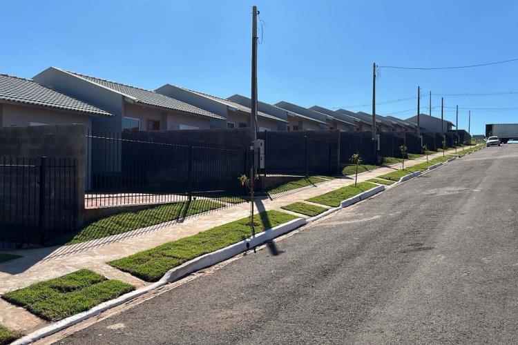 Em Paranavaí, 31 famílias recebem a casa própria com apoio do Casa Fácil Paraná