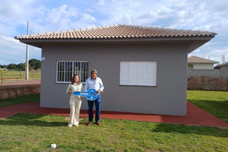 49 famílias recebem casas com apoio do Estado em São Tomé e São Manoel do Paraná