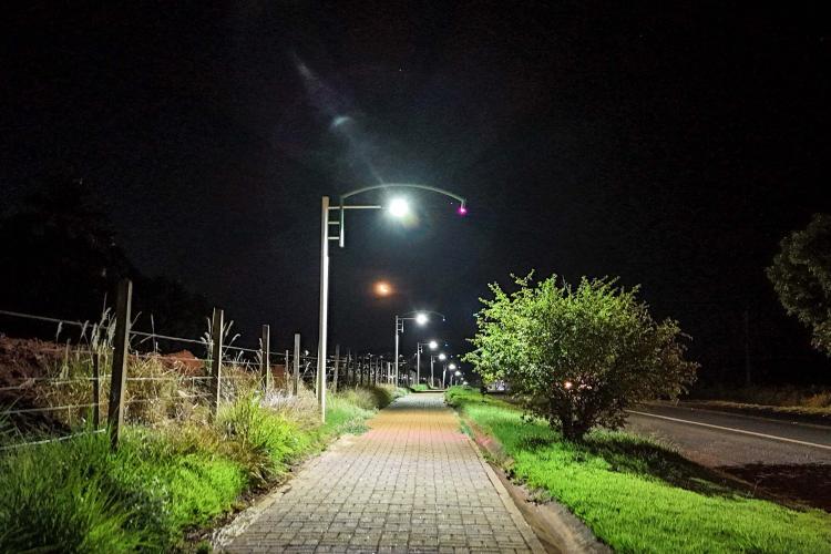 Troca de luminárias tradicionais por LED promove economia de 30% para os municípios