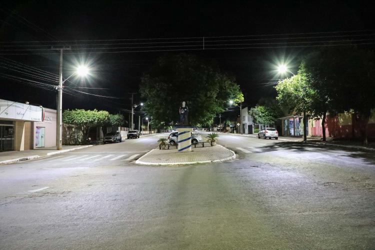 Troca de luminárias tradicionais por LED promove economia de 30% para os municípios