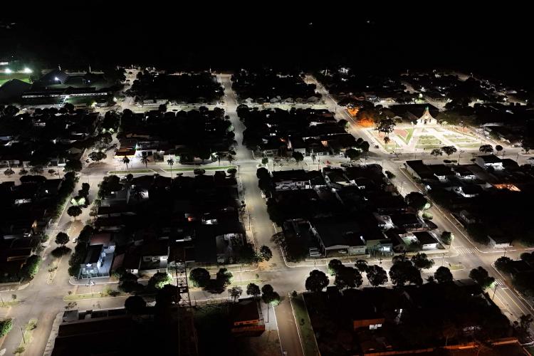 Troca de luminárias tradicionais por LED promove economia de 30% para os municípios