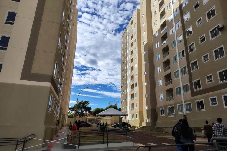 Novos moradores de residencial de Londrina comemoram ajuda do Estado para comprar imóvel