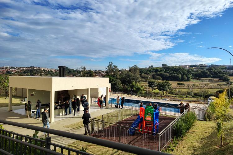 Novos moradores de residencial de Londrina comemoram ajuda do Estado para comprar imóvel