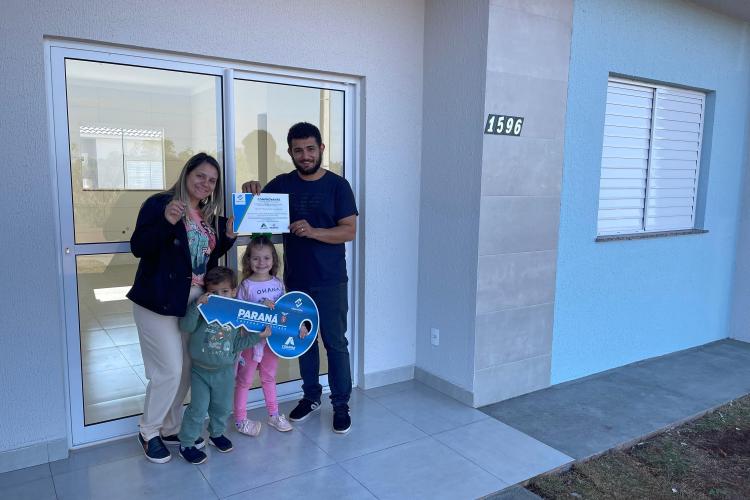 47 famílias de Campo Mourão conquistam a casa própria com apoio do Estado