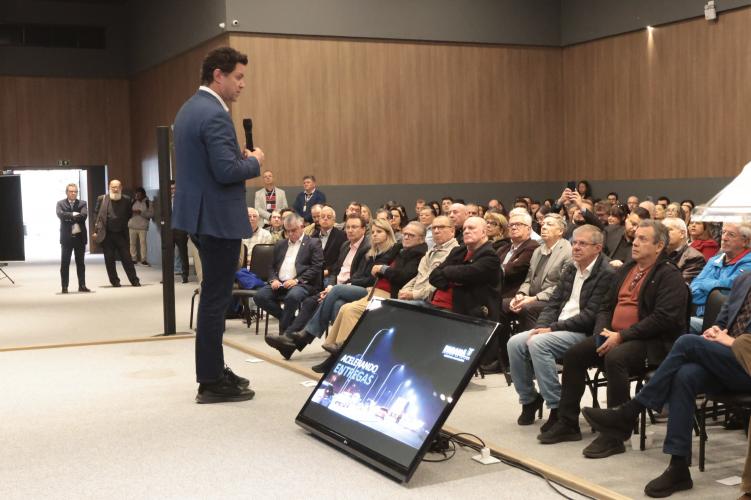 Estado apresenta programas de urbanização e infraestrutura urbana ao setor produtivo