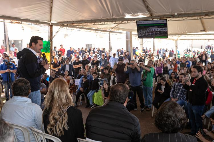 Casa Fácil: com ajuda do Estado, 134 famílias de Andirá conquistam o imóvel próprio
