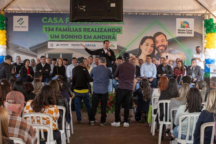 Casa Fácil: com ajuda do Estado, 134 famílias de Andirá conquistam o imóvel próprio