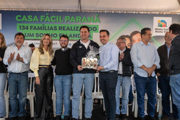 Casa Fácil: com ajuda do Estado, 134 famílias de Andirá conquistam o imóvel próprio