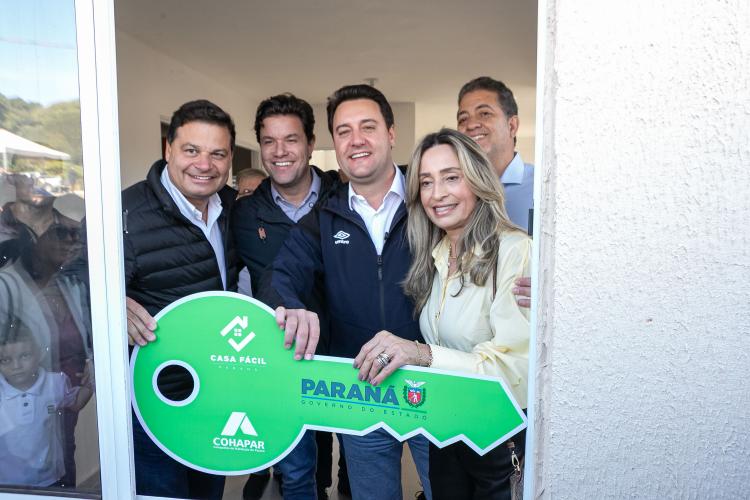 Casa Fácil: com ajuda do Estado, 134 famílias de Andirá conquistam o imóvel próprio