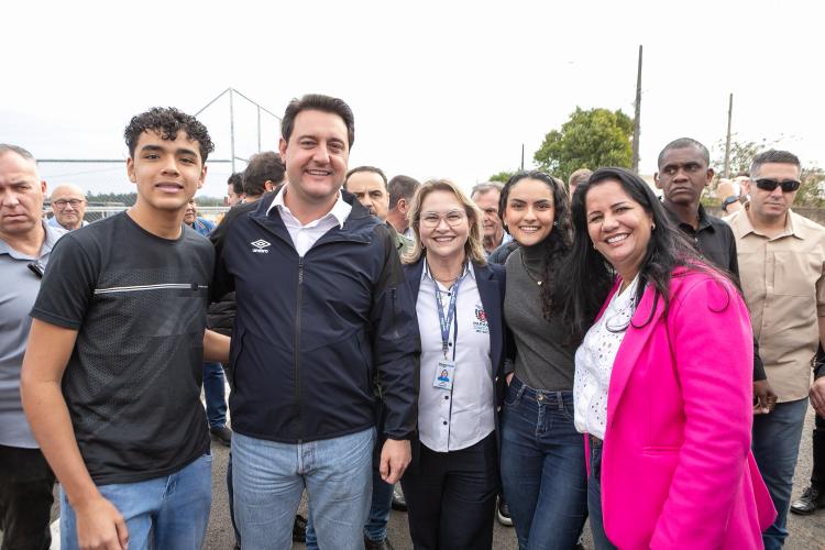 Ratinho Junior inaugura Conjunto Residencial com 51 casas em Guapirama