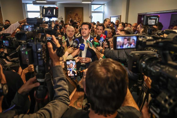 Parceria entre Estado e Prefeitura facilitará acesso de 20 mil famílias de Curitiba à Casa Própria