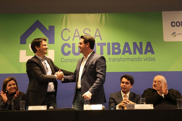 Parceria entre Estado e Prefeitura facilitará acesso de 20 mil famílias de Curitiba à Casa Própria