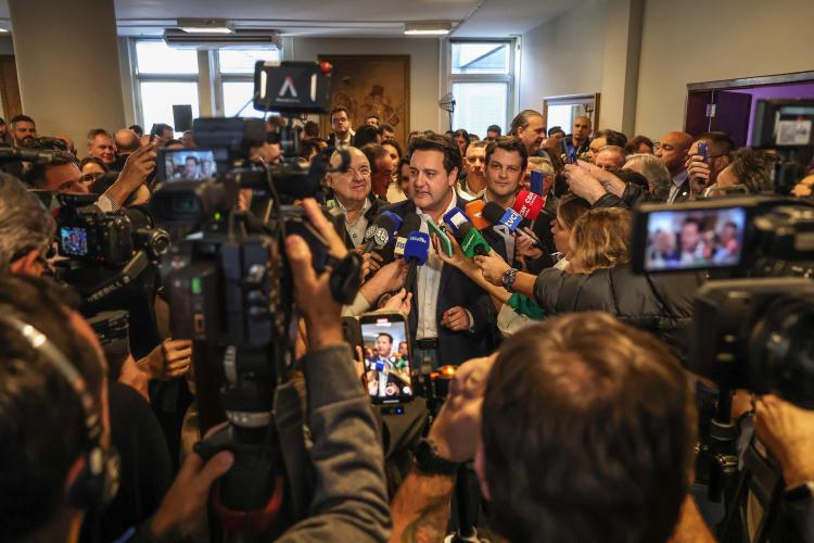 Parceria entre Estado e Prefeitura facilitará acesso de 20 mil famílias de Curitiba à Casa Própria