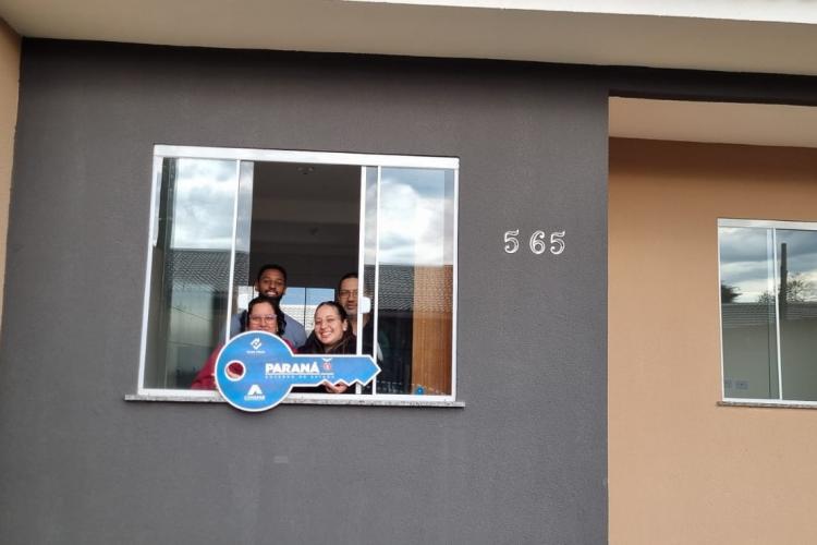 Estado investe R$ 1,3 milhão e entrega mais 68 moradias em Paiçandu