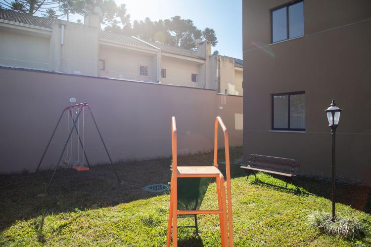 Famílias de Pinhais recebem apartamentos de residencial viabilizado com apoio do Estado