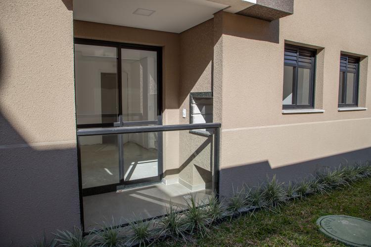 Famílias de Pinhais recebem apartamentos de residencial viabilizado com apoio do Estado