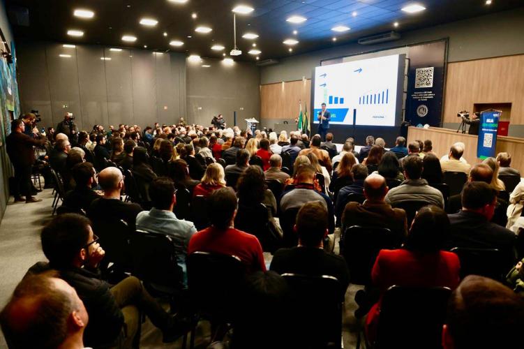 Estado apresenta programas de urbanização e infraestrutura urbana ao setor produtivo