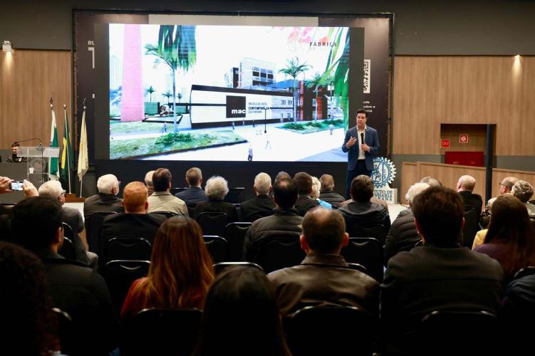 Estado apresenta programas de urbanização e infraestrutura urbana ao setor produtivo