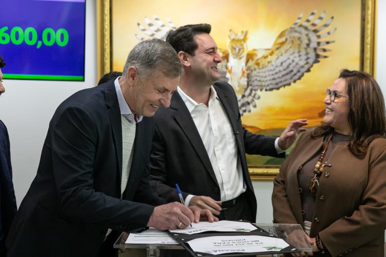 Estado libera R$ 293,7 milhões do Asfalto Novo, Vida Nova para quatro Cidades da RMC