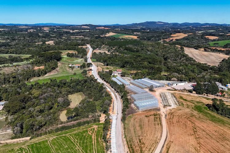 Pavimentação entre Mandirituba e São José dos Pinhais chega a 25% de conclusão