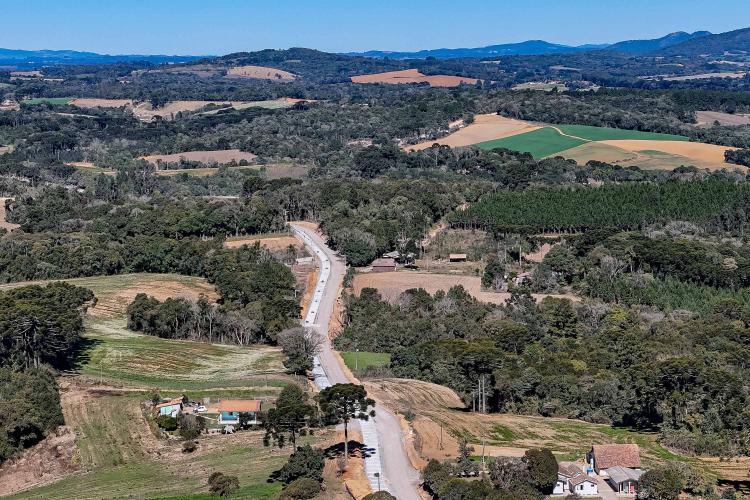 Pavimentação entre Mandirituba e São José dos Pinhais chega a 25% de conclusão