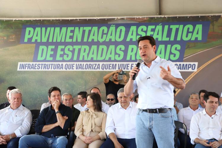 Estado investe R$ 5,9 milhões e pavimenta Estrada usada por produtores rurais de Alto Piquiri