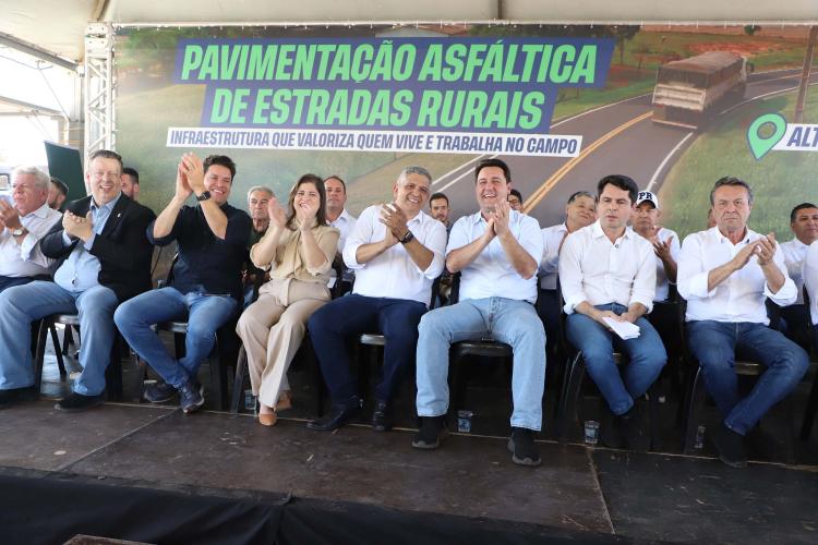 Estado investe R$ 5,9 milhões e pavimenta Estrada usada por produtores rurais de Alto Piquiri
