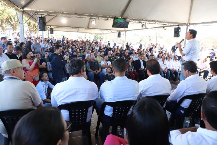 Estado investe R$ 5,9 milhões e pavimenta Estrada usada por produtores rurais de Alto Piquiri