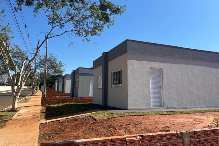Em Nova Londrina, 14 famílias realizam o sonho da Casa Própria com apoio do Estado