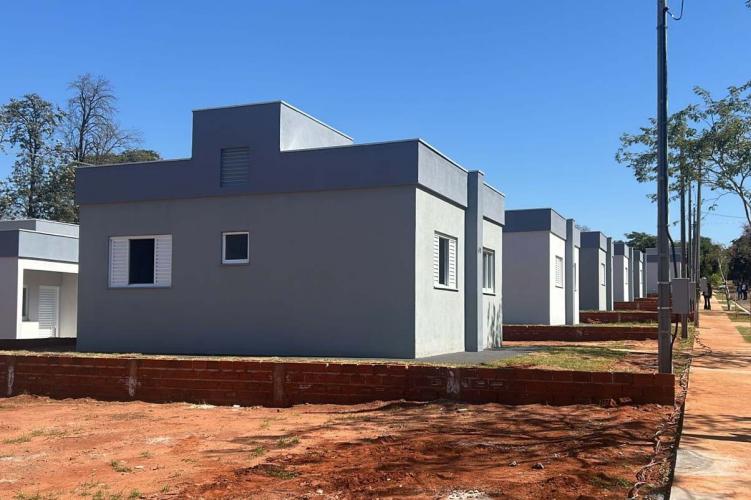 Em Nova Londrina, 14 famílias realizam o sonho da Casa Própria com apoio do Estado