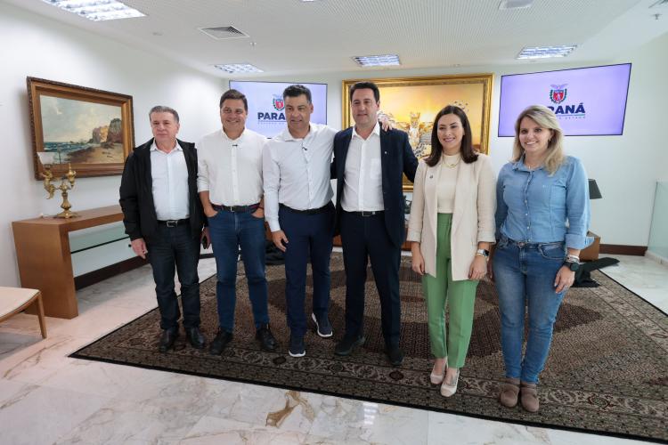 Ratinho Junior anuncia R$ 100 milhões para obras de Pavimentação em Ponta Grossa