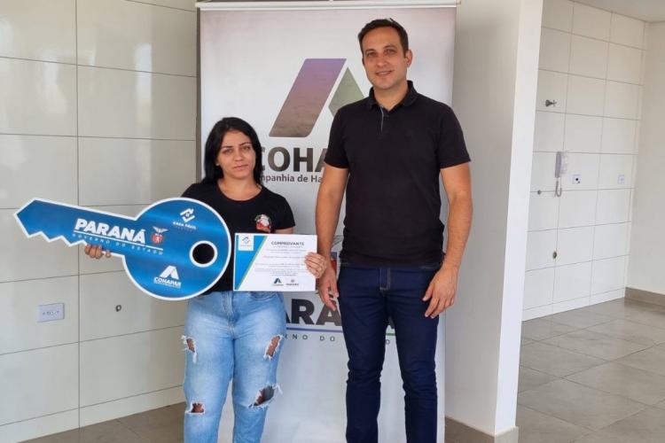 64 famílias de Sarandi recebem as chaves da casa própria com apoio do Estado