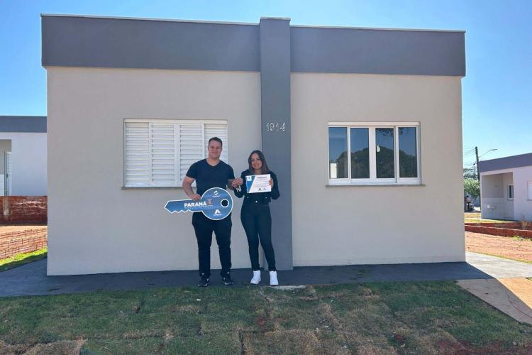 Em Nova Londrina, 14 famílias realizam o sonho da casa própria com apoio do Estado