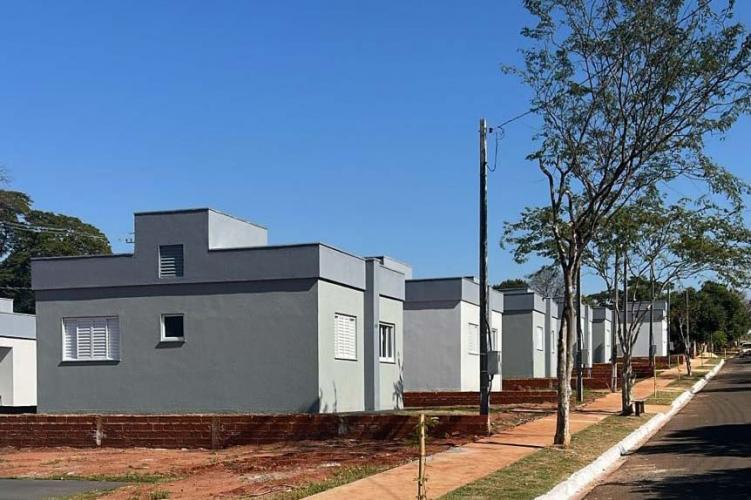 Em Nova Londrina, 14 famílias realizam o sonho da casa própria com apoio do Estado