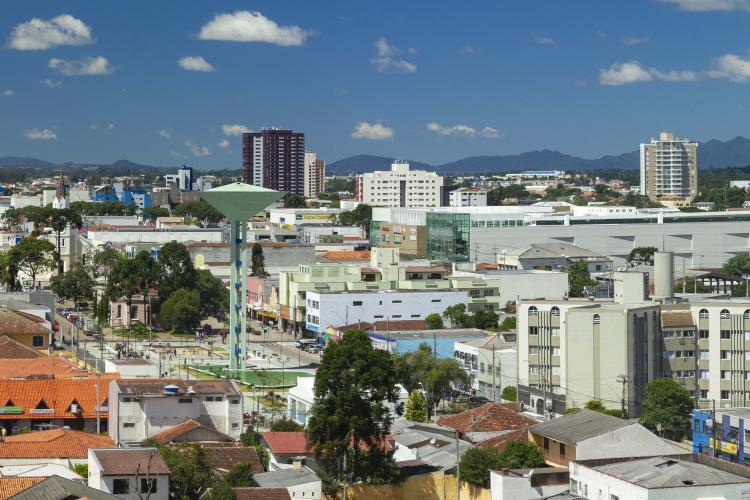 Com Curitiba em 5º, Paraná tem 13 das 100 cidades mais competitivas do Brasil