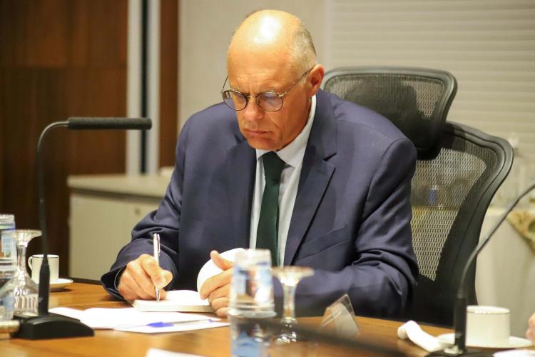 Piana destaca diferenciais do Paraná para a Agência Francesa de Desenvolvimento